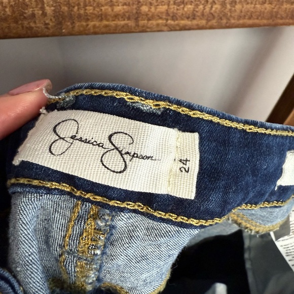 Juniors / Women’s Ankle Jeans - Picture 4 of 7